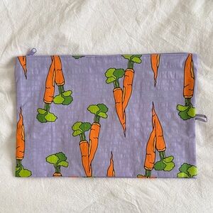 NWOT BAGGU Large Size Go Pouch from Carrots & Berries Set